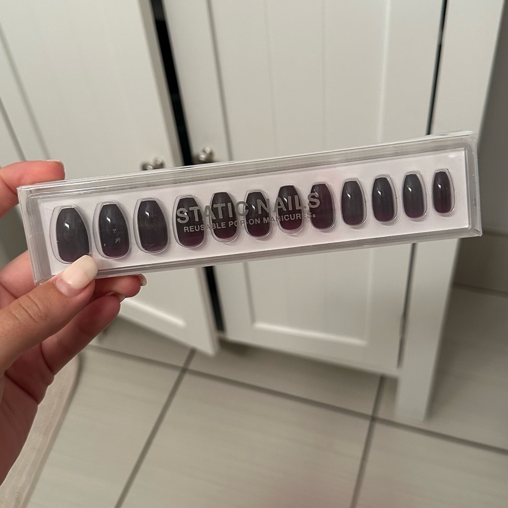 Reusable Pop On Nails - Dark Amethyst Coffin